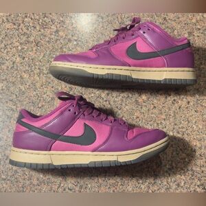 Nike Womens Dunk Low Viotech/Hot Fucshia Sneakers FZ2552-500 - Size 8 women’s